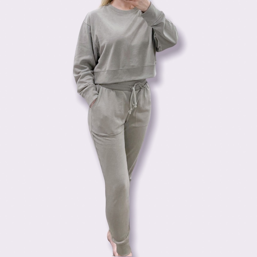 New Light Sage Green Lounge Set Sweatshirt Top Shirt Joggers Sweatpants Pockets